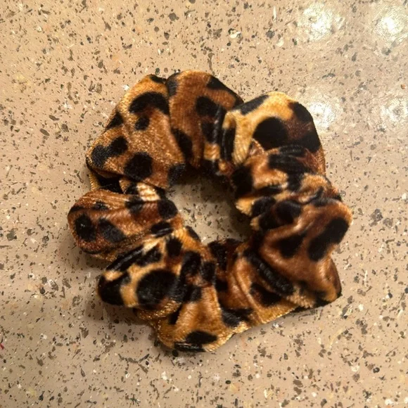 Scrunchies Set - Picture 3 of 3